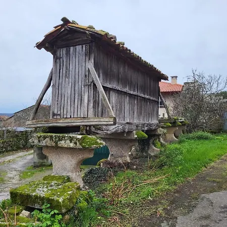 Fountain House Boveda (Vilar de Barrio)